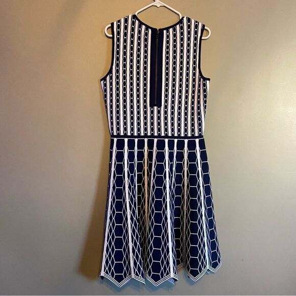 Pink Tartan A Line dress size large - Picture 4 of 8